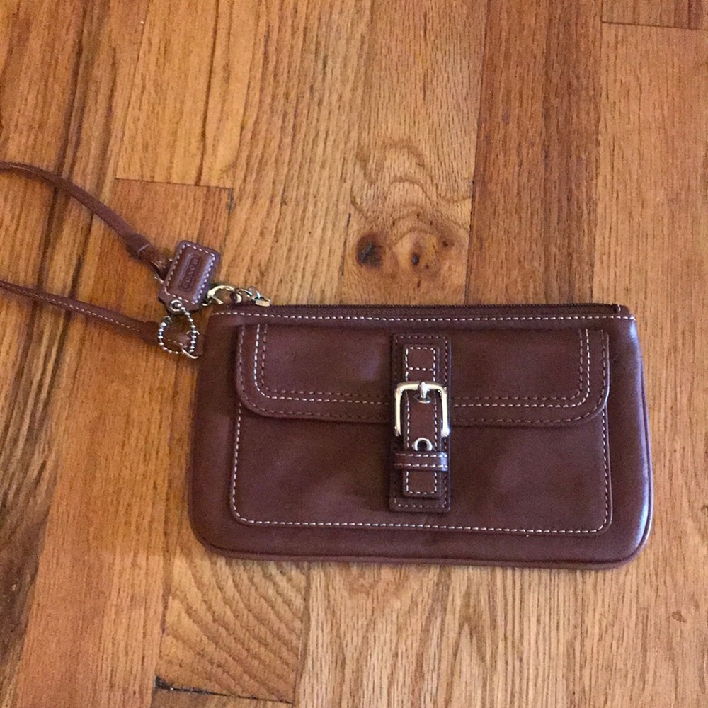 Coach cute brown leather wristlet